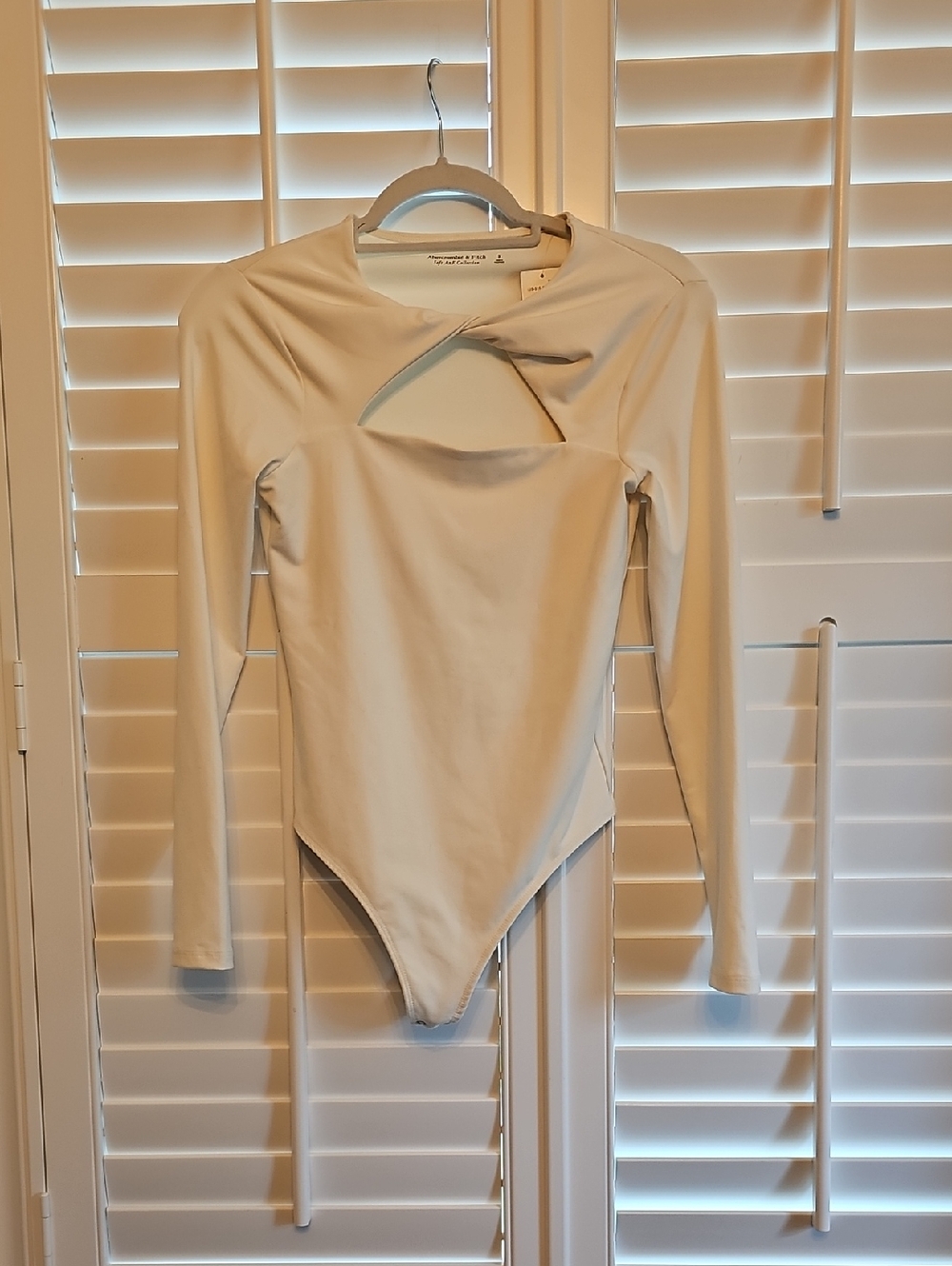 Abetcrombie And Fitch Long Sleeve Cutout One-Piece Body Suit - Cream